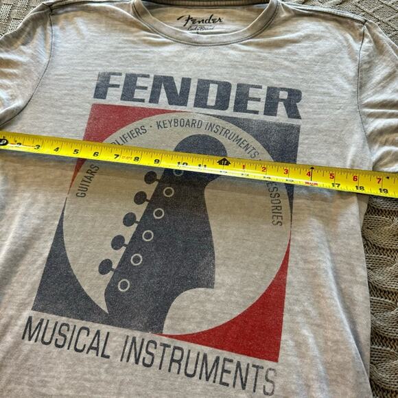 Lucky Brand ~ Fender Decal Tee ~ S - Picture 9 of 9
